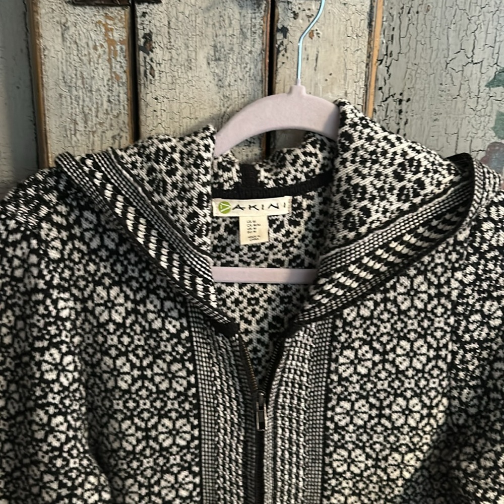 Long flower sweater